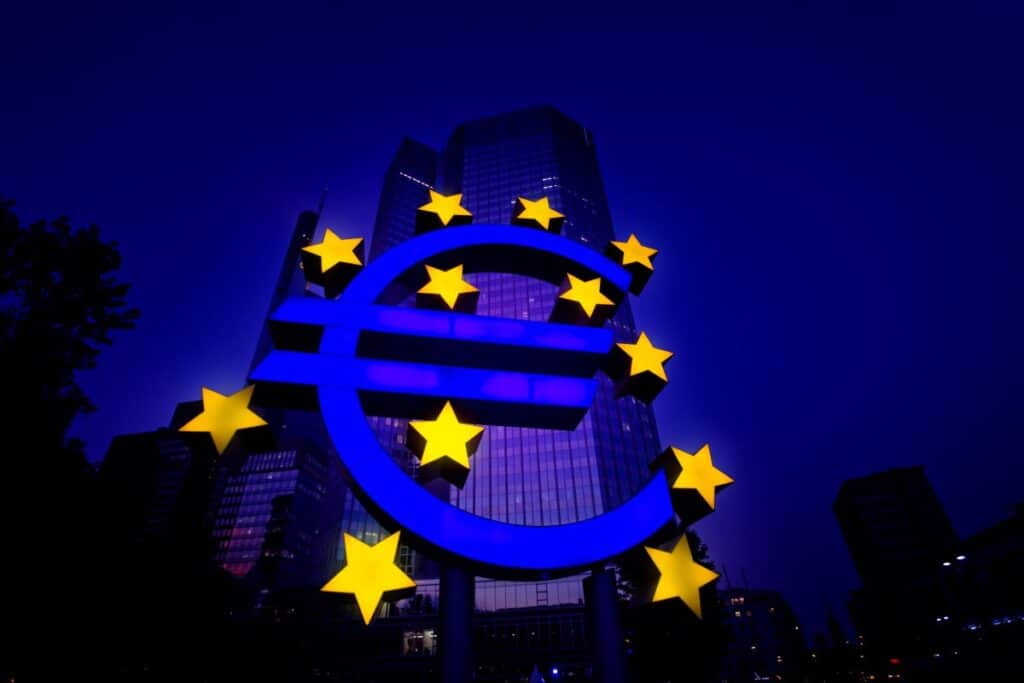 EZB-Zinserhöhung Juni 2026: Was Kreditnehmer und Sparer jetzt prüfen sollten Leitzinsen der EZB - wie wird sich die Erhöhung auswirken?